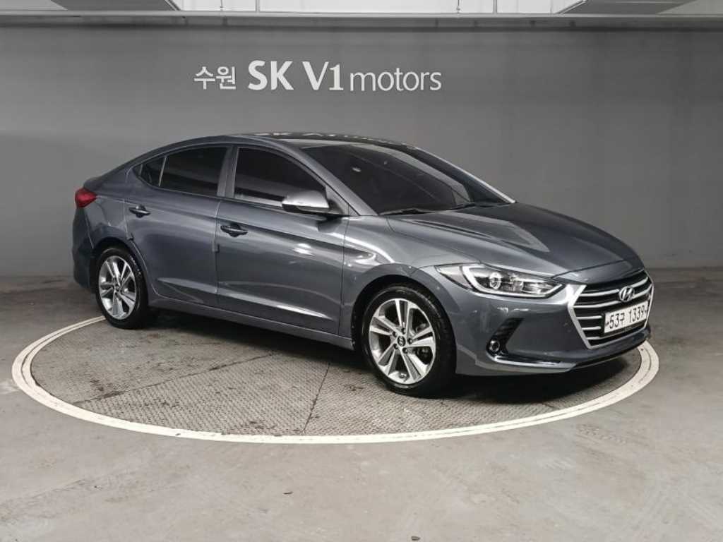 HYUNDAI Avante - Vista 5