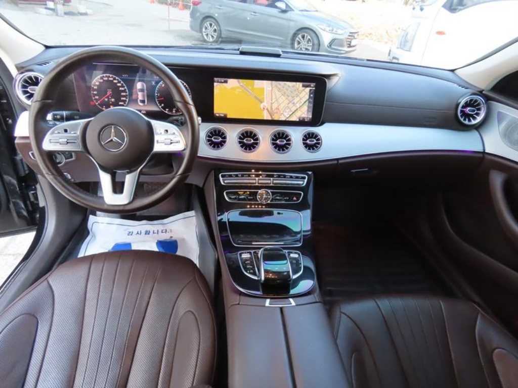 Mercedes Benz CLS Class - Vista 8