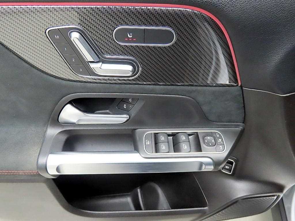 Mercedes Benz GLB Class - Vista 11