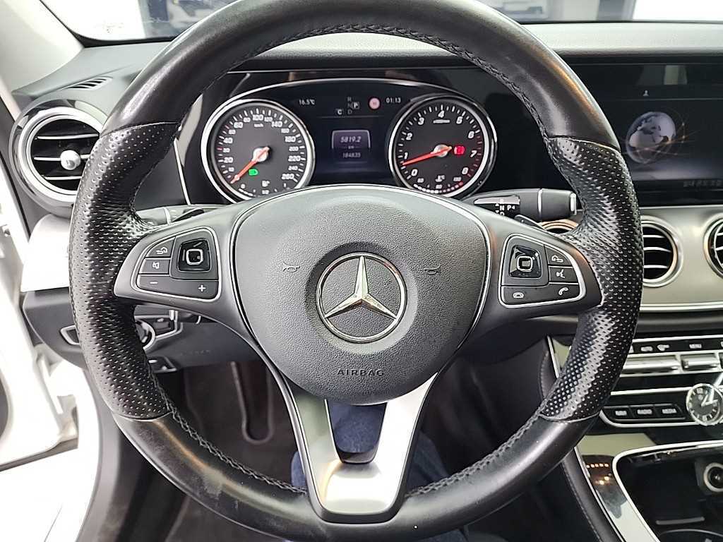 Mercedes Benz E class - Vista 9