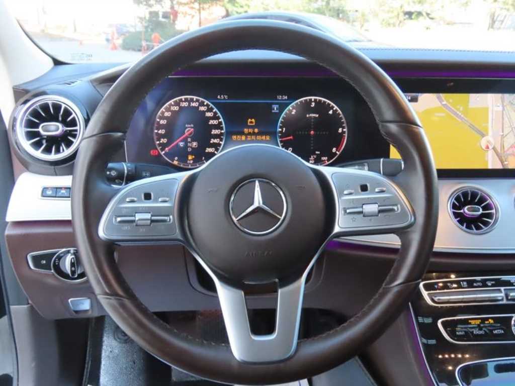 Mercedes Benz CLS Class - Vista 9