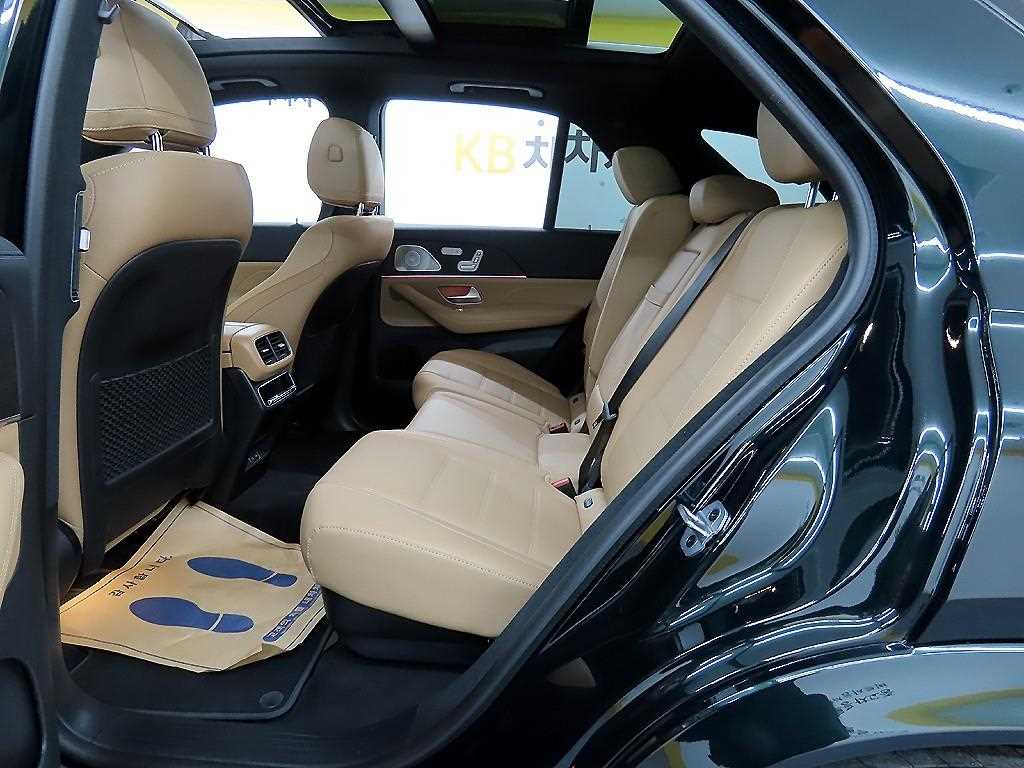 Mercedes Benz GLE Class - Vista 6