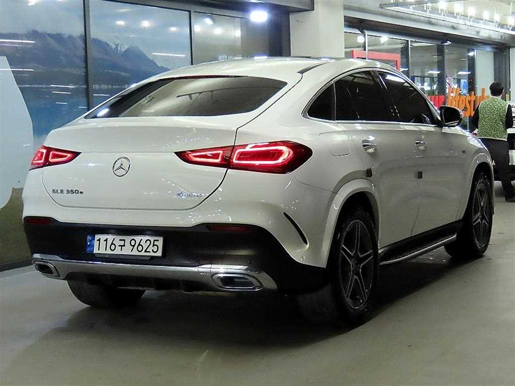 Mercedes Benz GLE Class - Vista 4