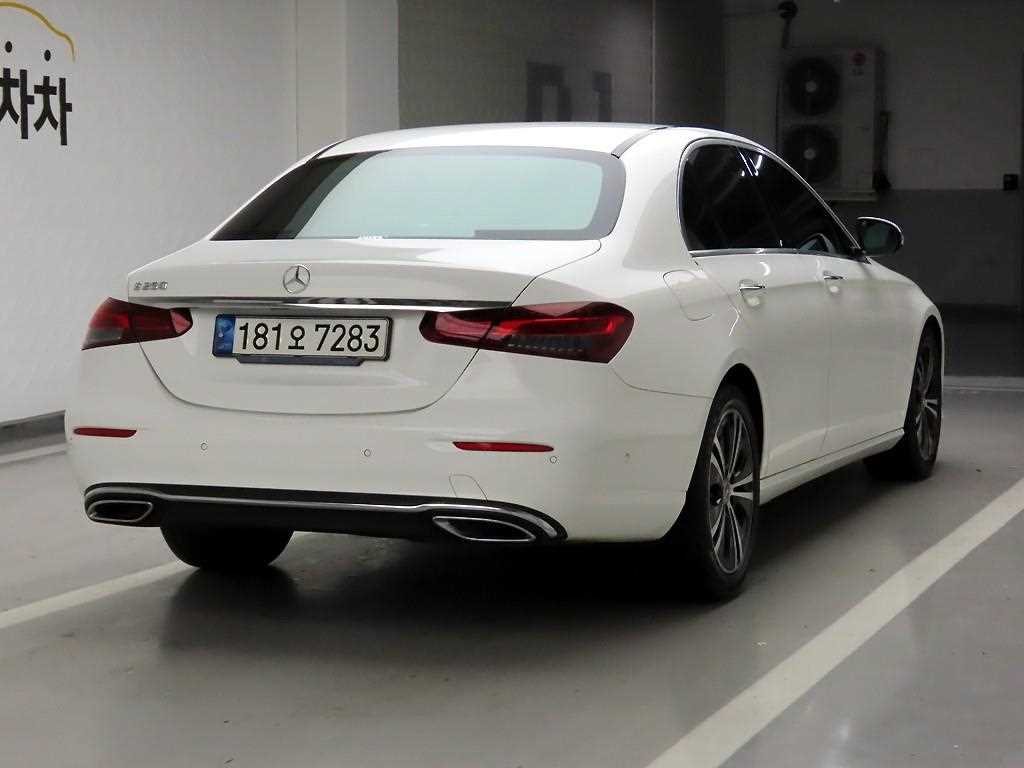 Mercedes Benz E class - Vista 4