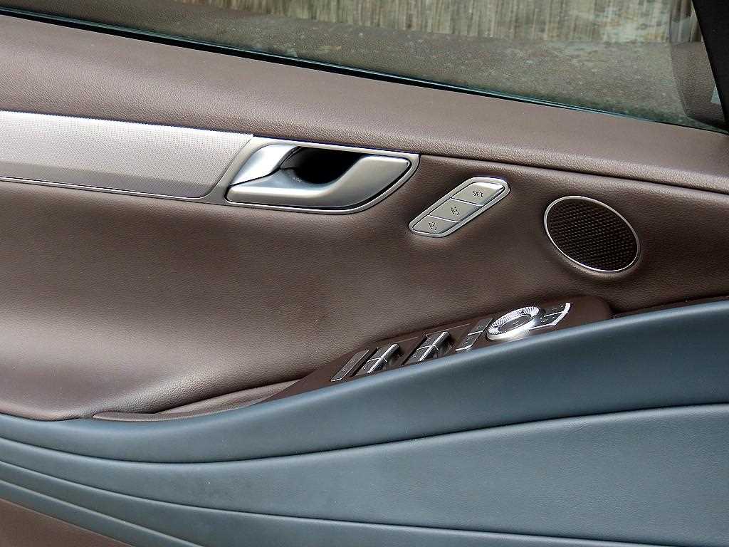 Genesis G80 - Vista 12