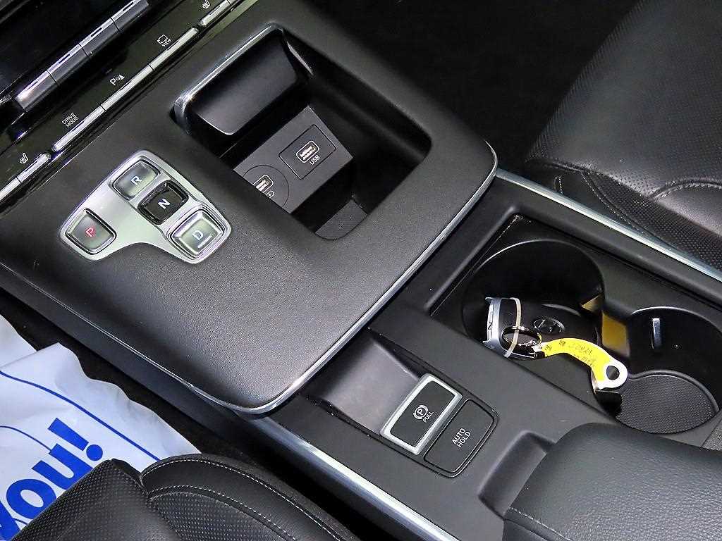 HYUNDAI Grandeur - Vista 12