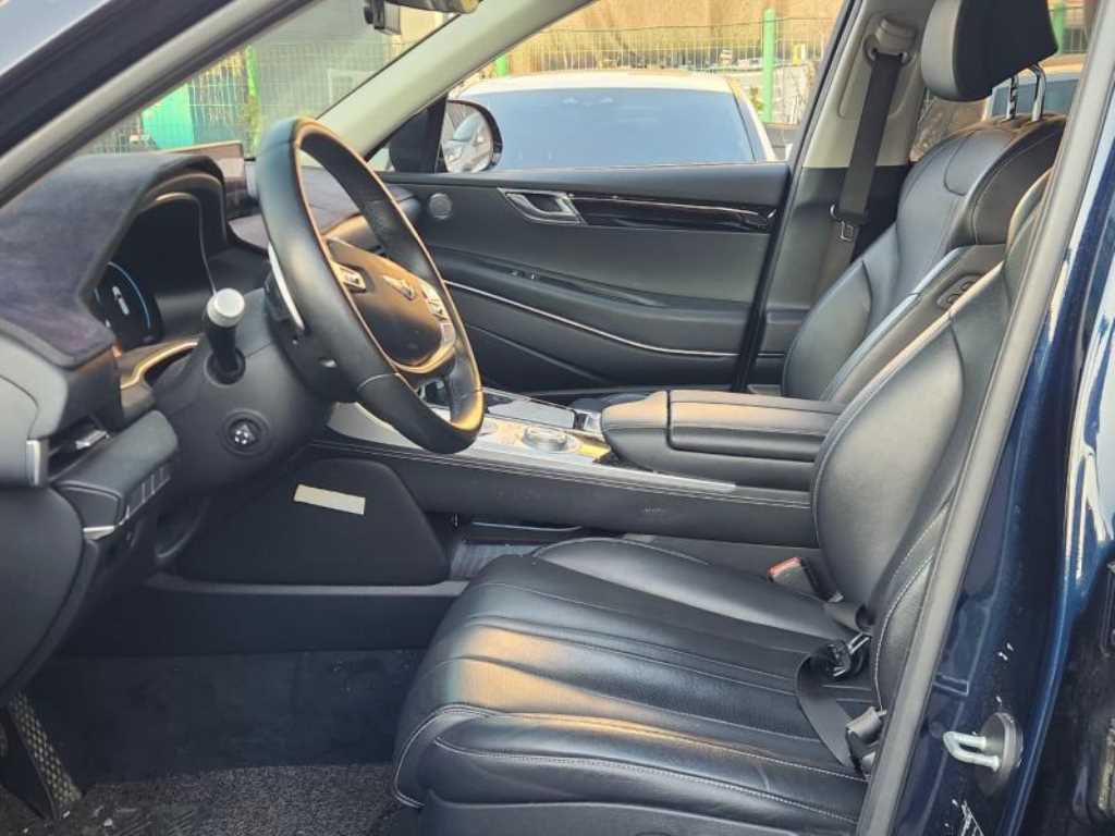 Genesis GV80 - Vista 7