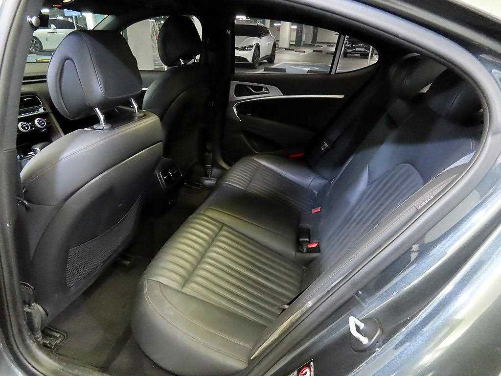 Genesis G70 - Vista 7