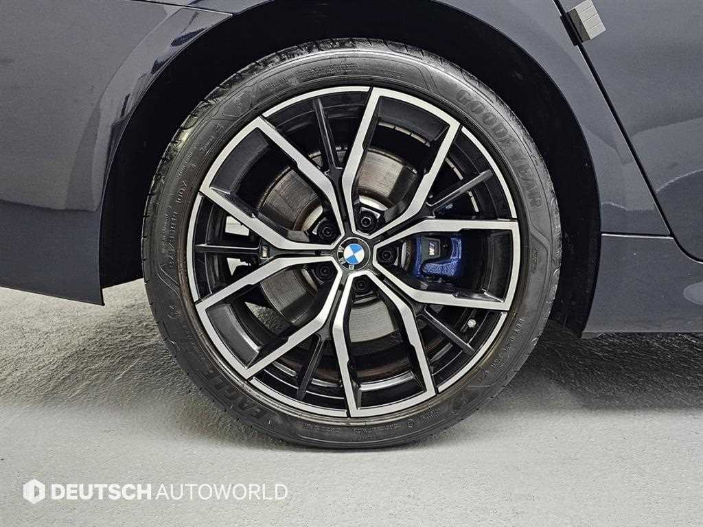 BMW 5 Series - Vista 5