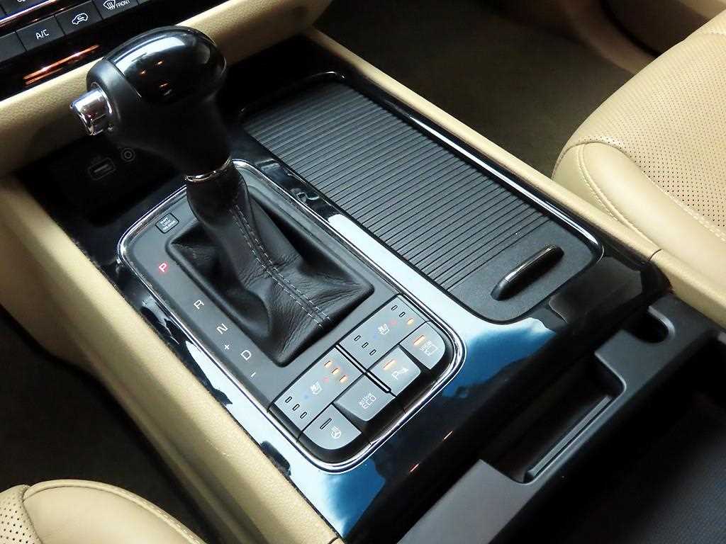 KIA Carnival - Vista 10