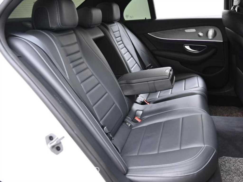 Mercedes Benz E class - Vista 12