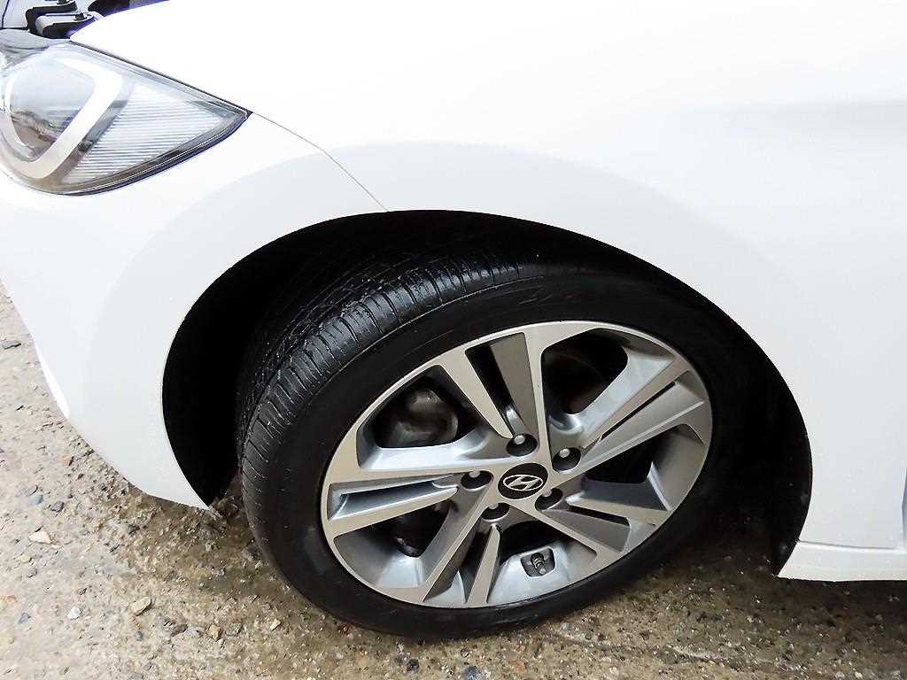 HYUNDAI Avante 2018 Blanco - Importación desde Corea - HF Imports Iquique - Foto 18