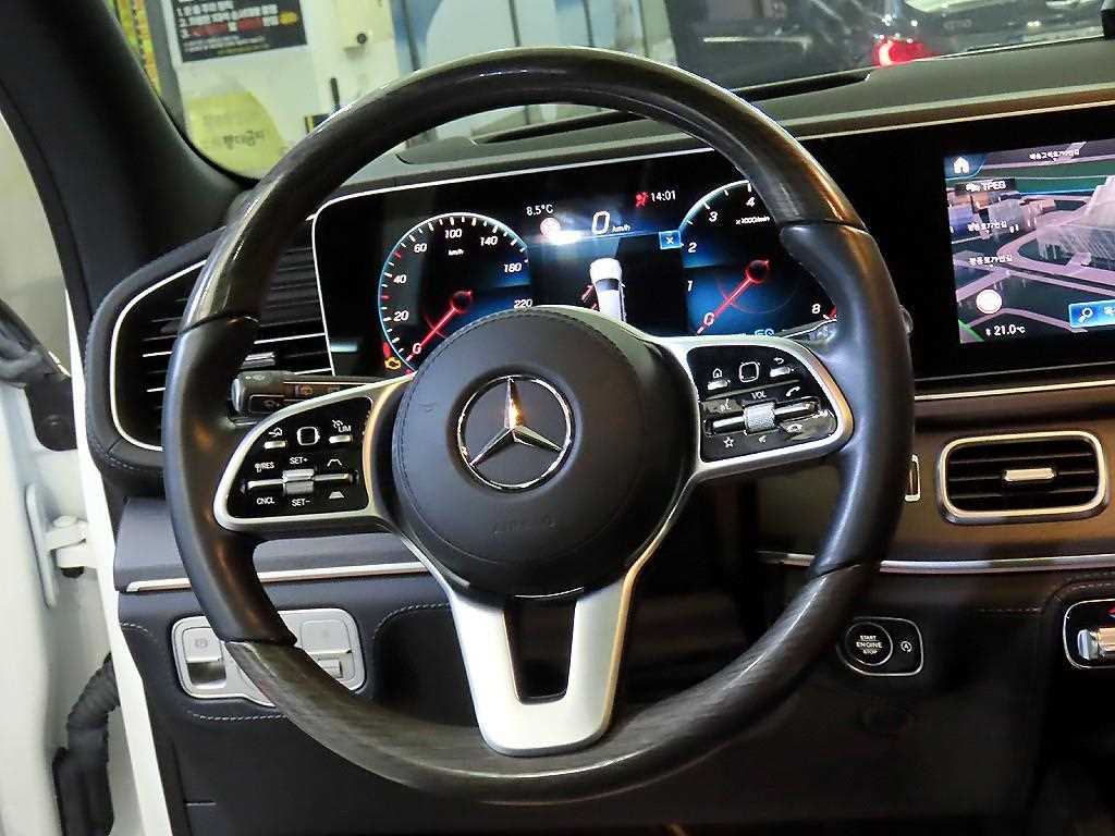 Mercedes Benz GLS Class - Vista 8