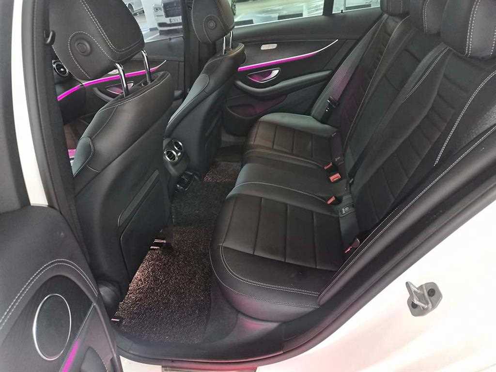 Mercedes Benz E class - Vista 7