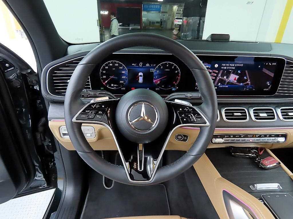 Mercedes Benz GLE Class - Vista 9