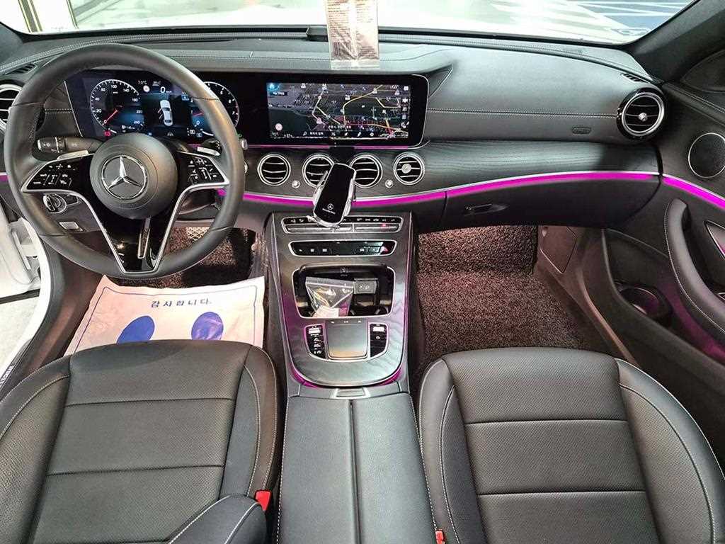 Mercedes Benz E class - Vista 8