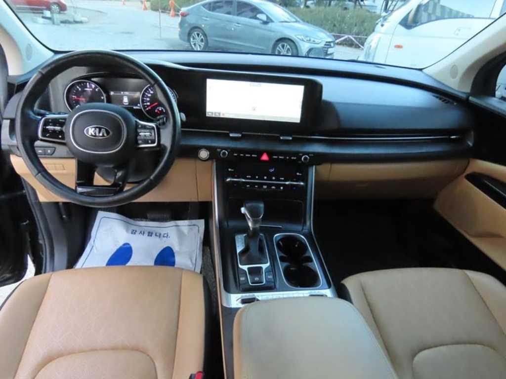 KIA Carnival - Vista 9