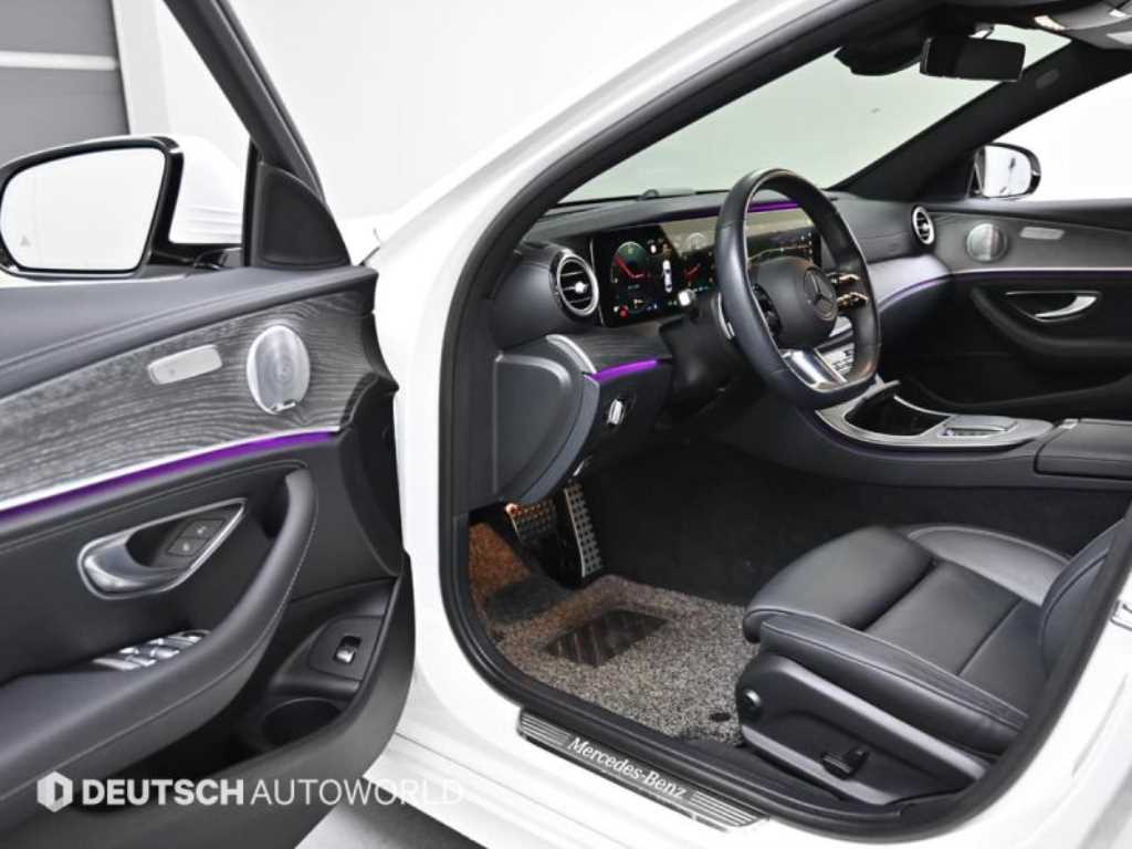 Mercedes Benz E class - Vista 11