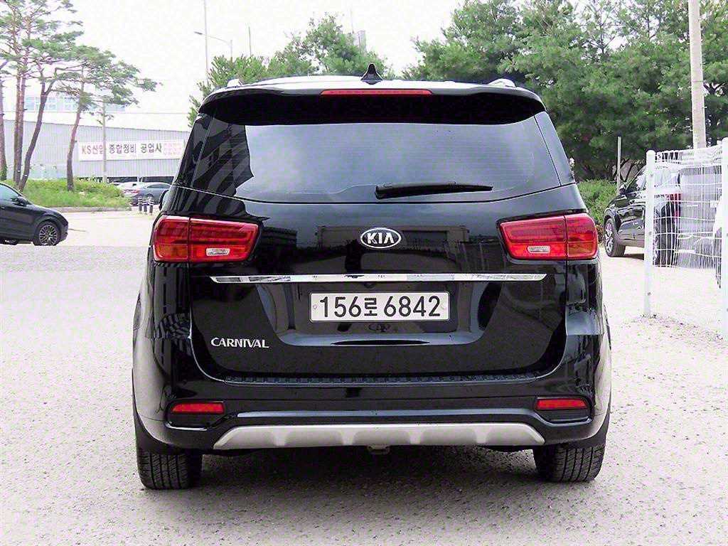 KIA Carnival - Vista 4