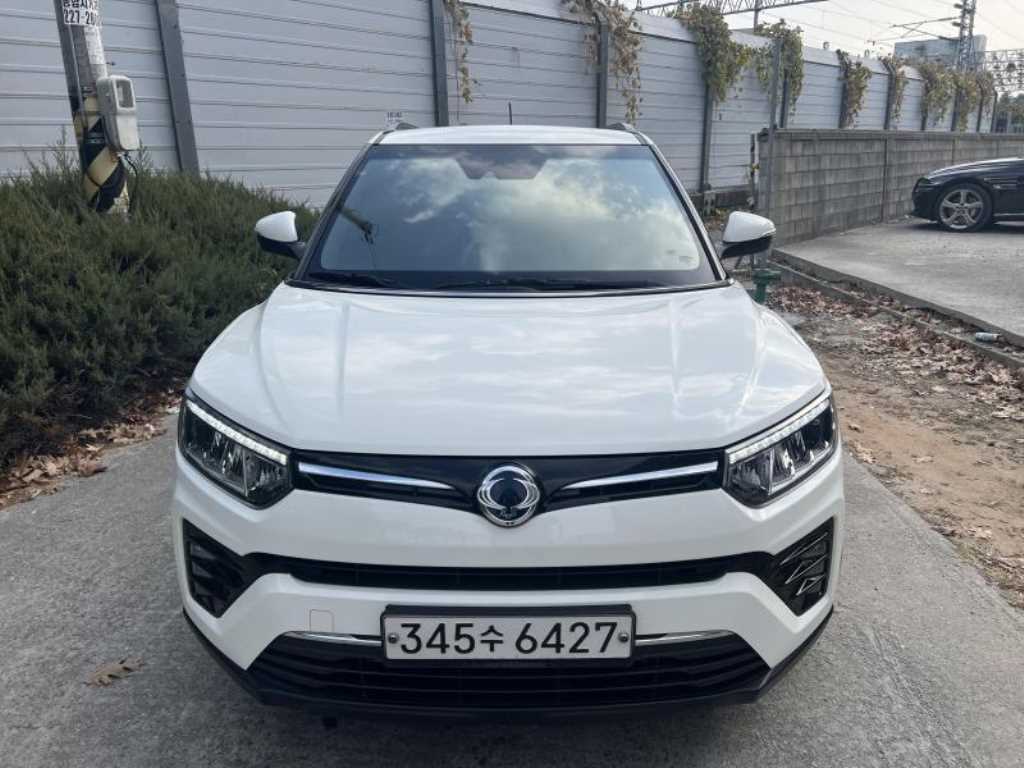 Ssangyong Tivoli 2020 Blanco - Importación desde Corea - HF Imports Iquique - Foto 1