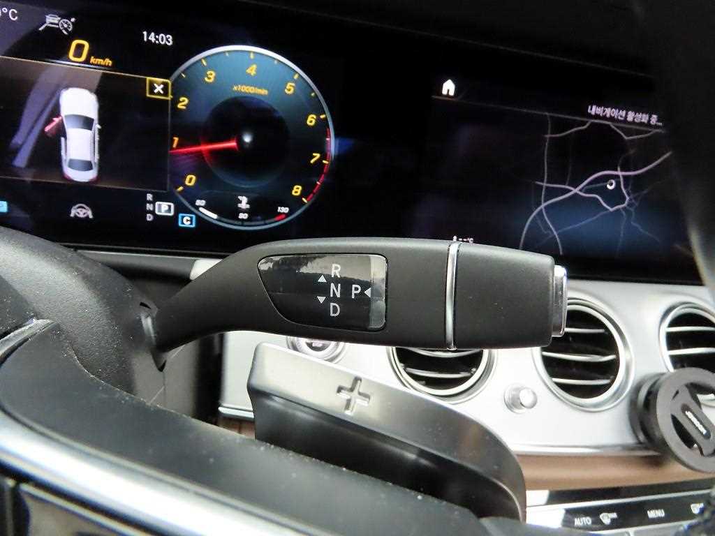 Mercedes Benz E class - Vista 10