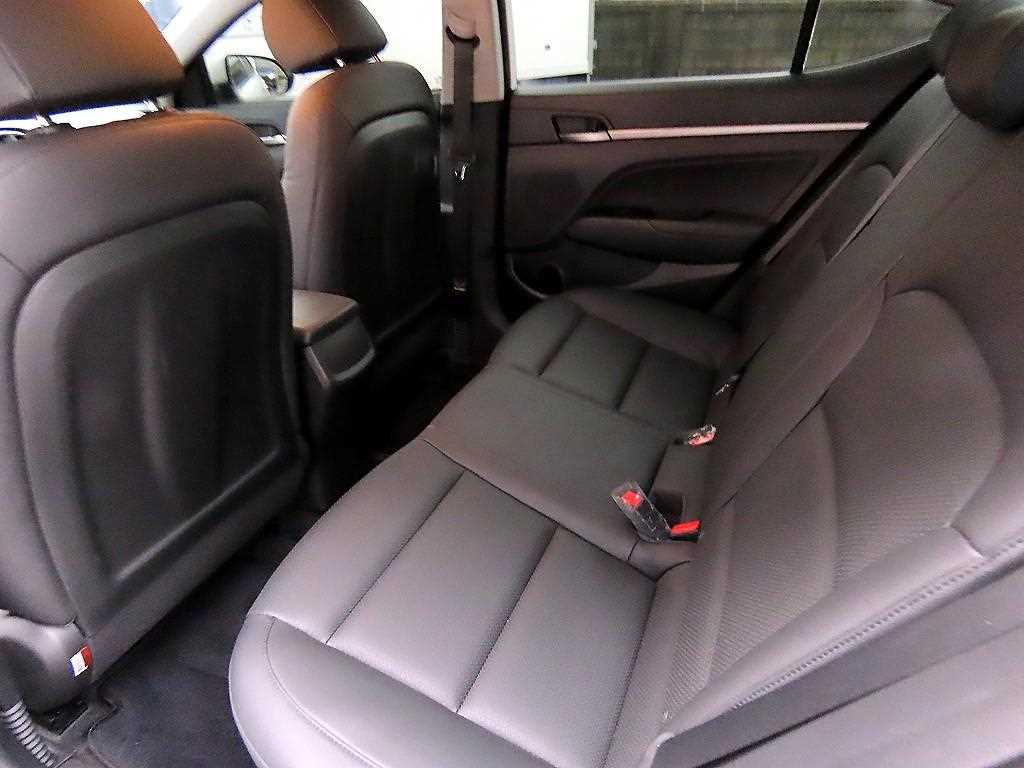 HYUNDAI Avante - Vista 6