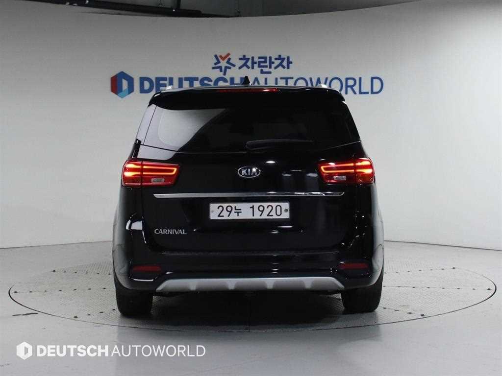 KIA Carnival - Vista 4