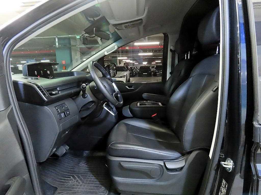 HYUNDAI Staria - Vista 6