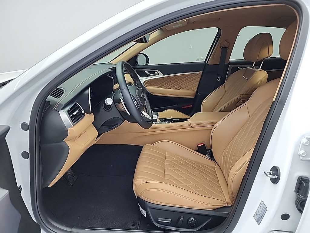 Genesis G70 - Vista 11