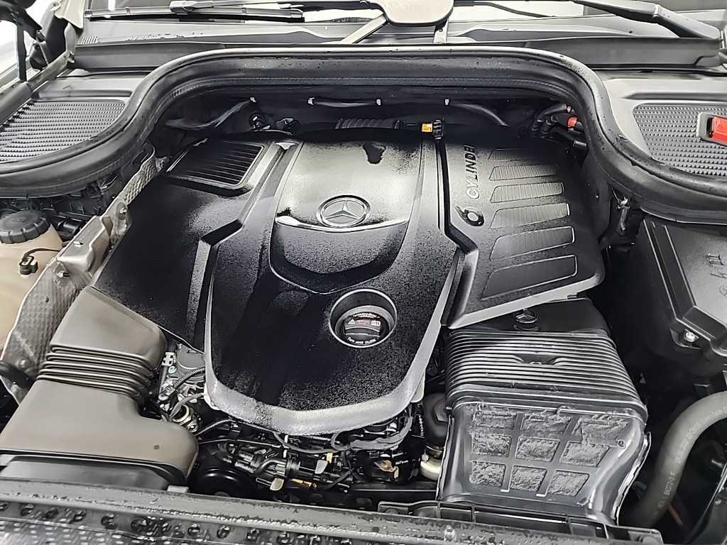 Mercedes Benz GLE Class - Vista 5