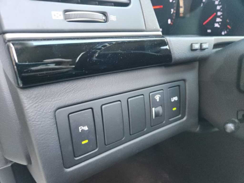 KIA Opirus - Vista 12