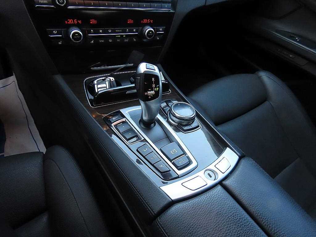 BMW 7 Series - Vista 11