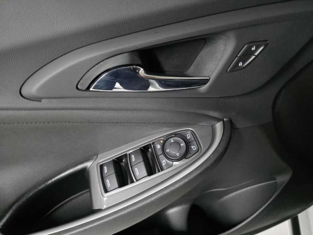 Chevrolet Malibu - Vista 11