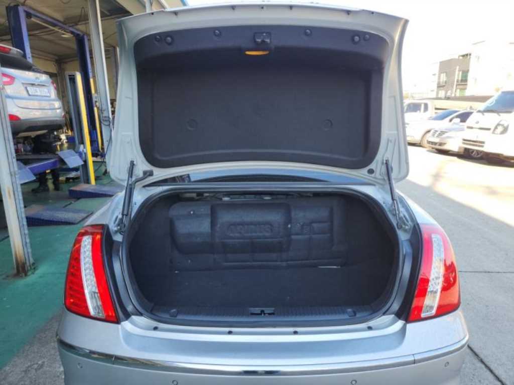 KIA Opirus - Vista 7