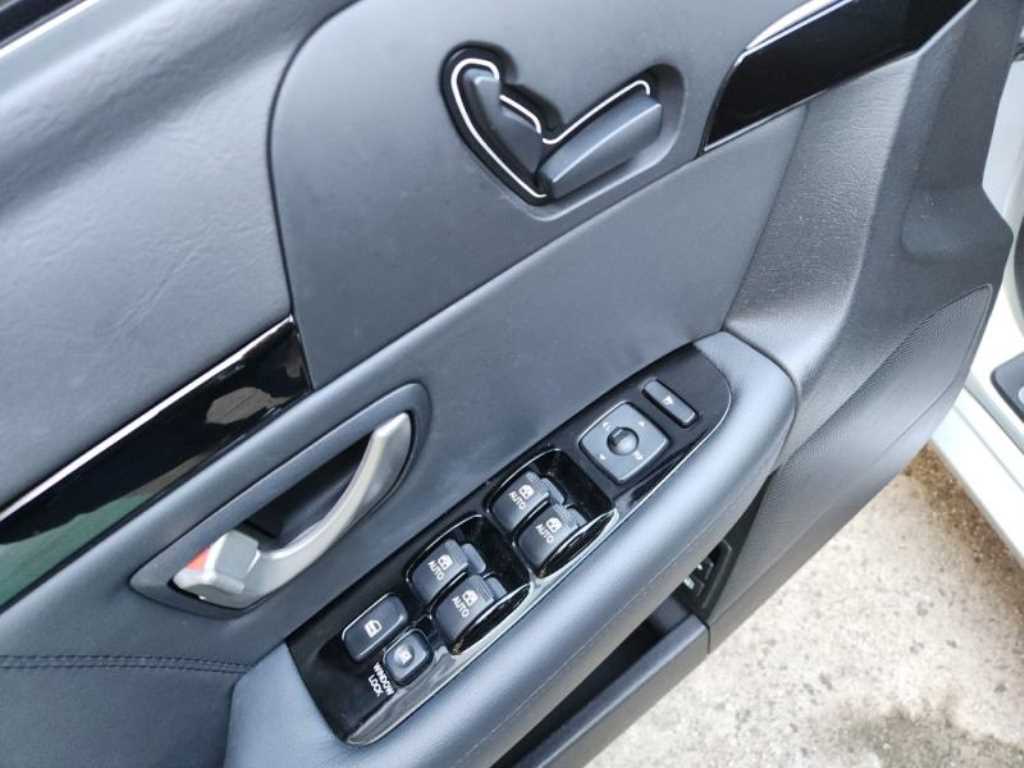 KIA Opirus - Vista 11