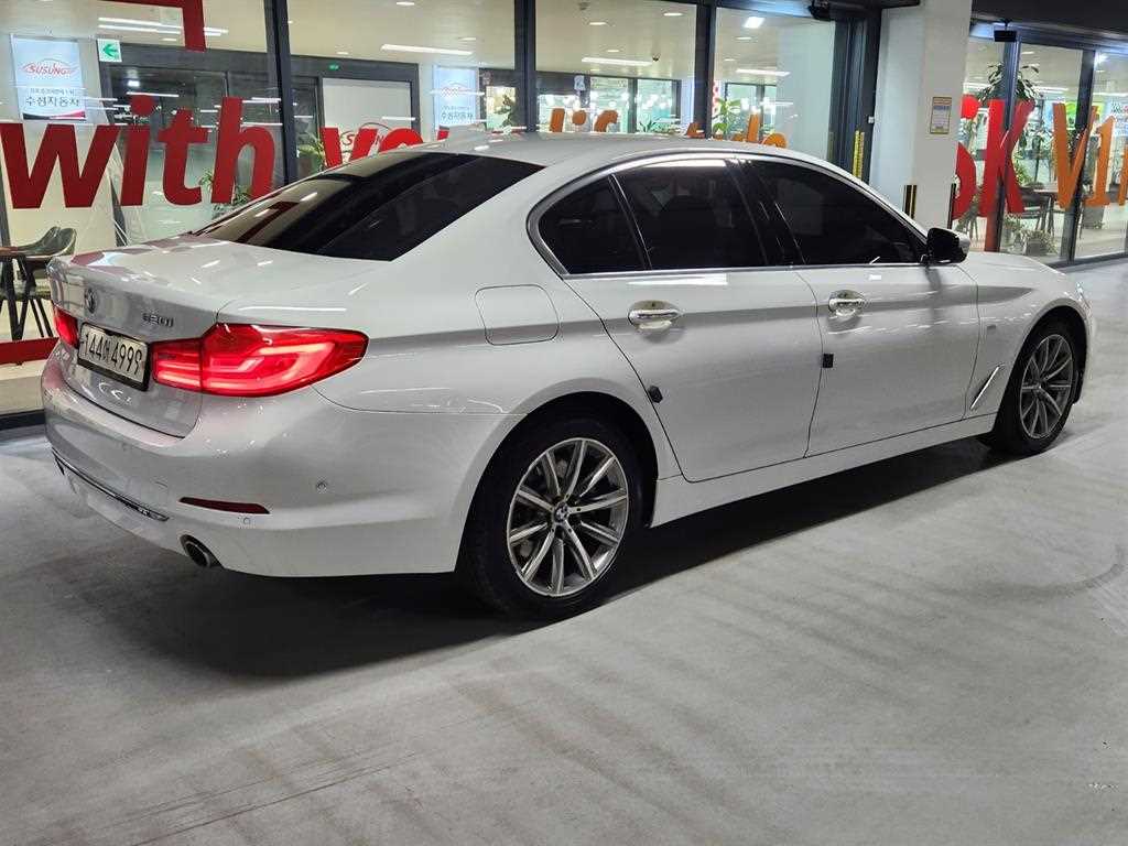 BMW 5 Series - Vista 4