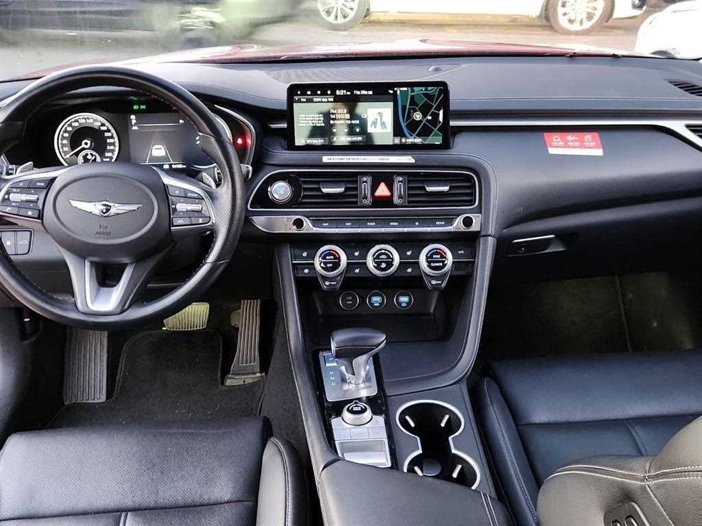 Genesis G70 - Vista 9