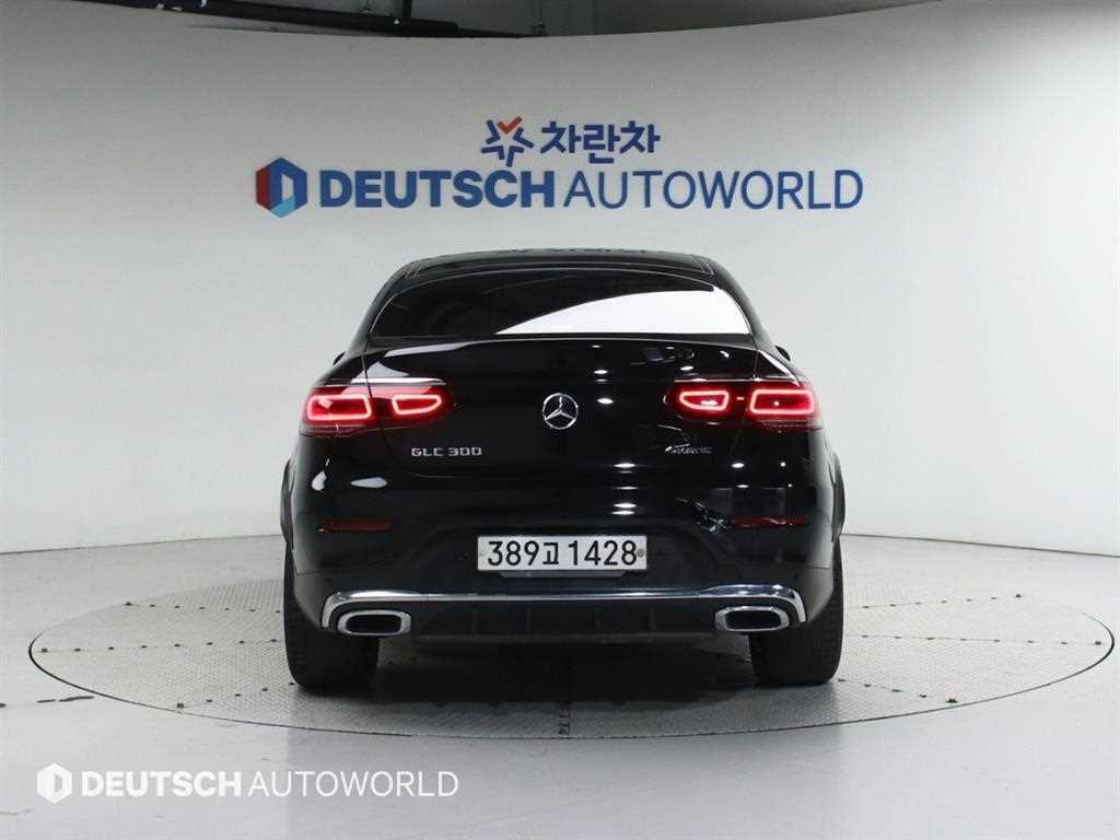 Mercedes Benz GLC Class - Vista 4