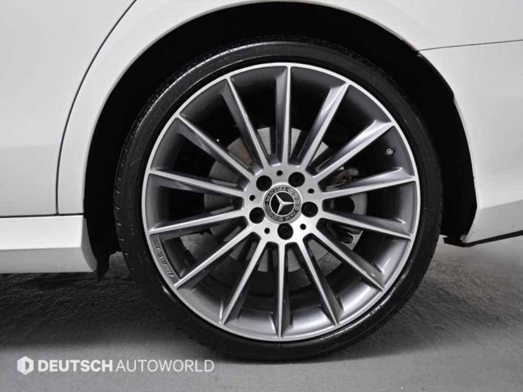 Mercedes Benz E class - Vista 5