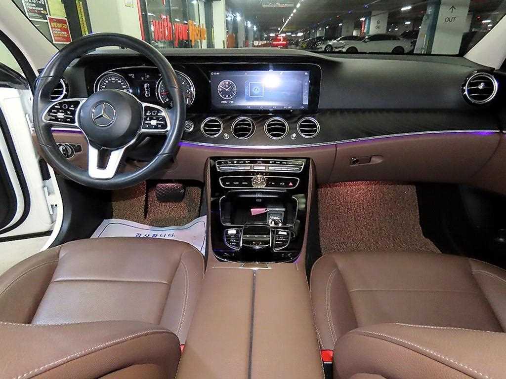 Mercedes Benz E class - Vista 10