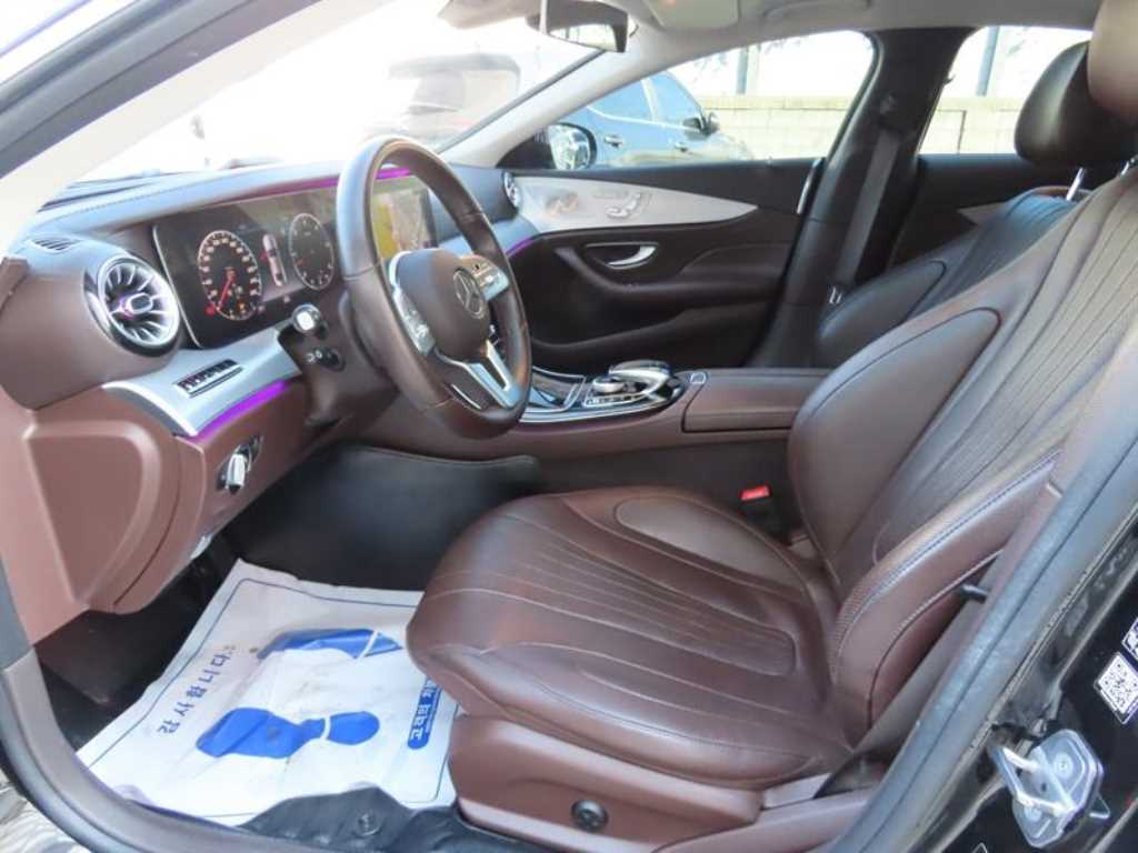 Mercedes Benz CLS Class - Vista 5