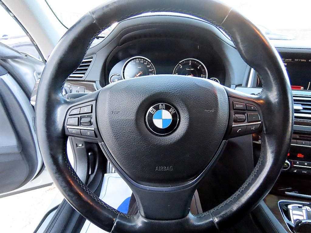 BMW 7 Series - Vista 8