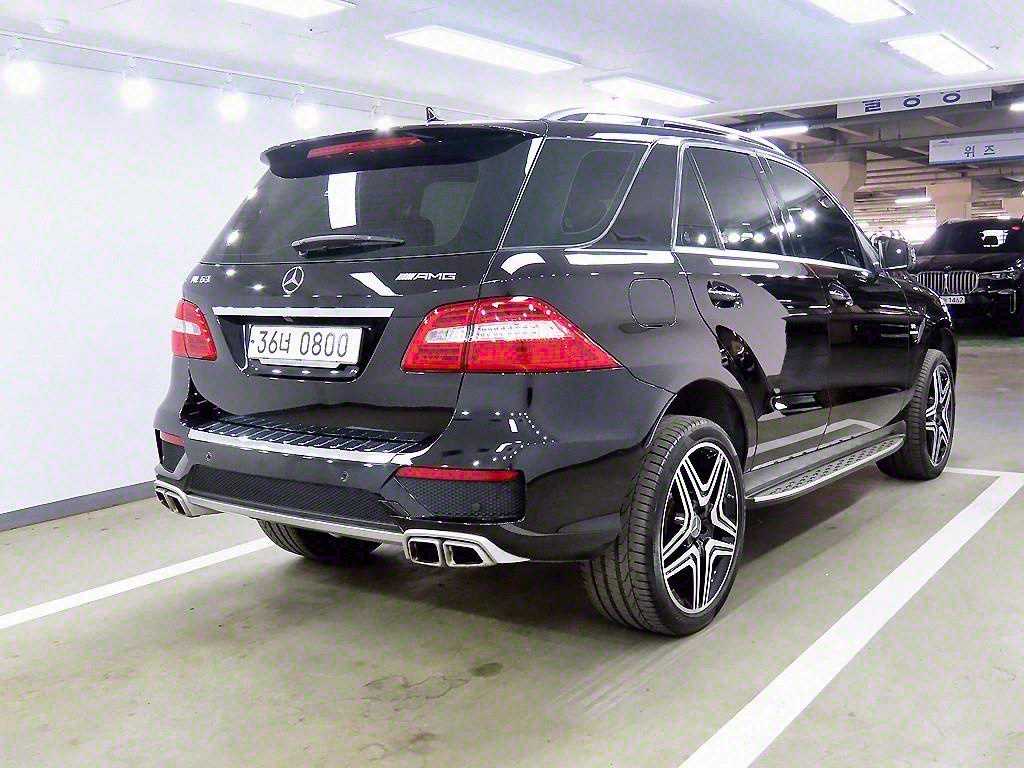 Mercedes Benz M Class - Vista 4