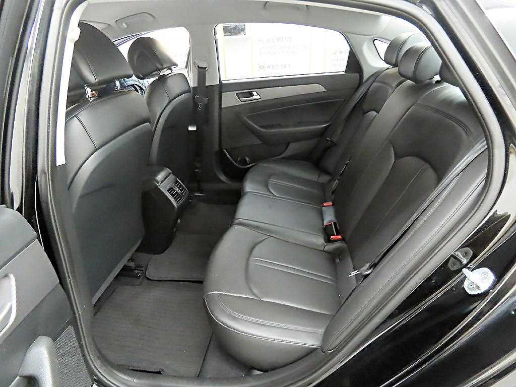 HYUNDAI Sonata - Vista 6