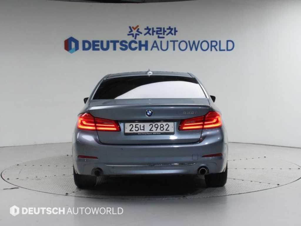 BMW 5 Series - Vista 4