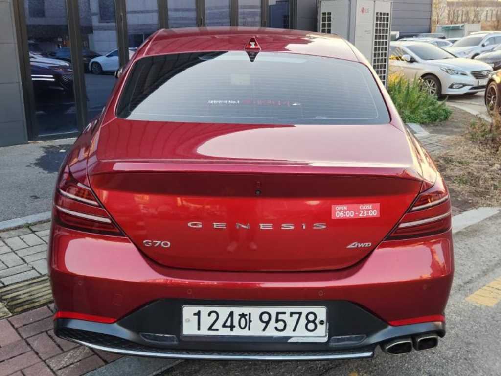 Genesis G70 - Vista 5