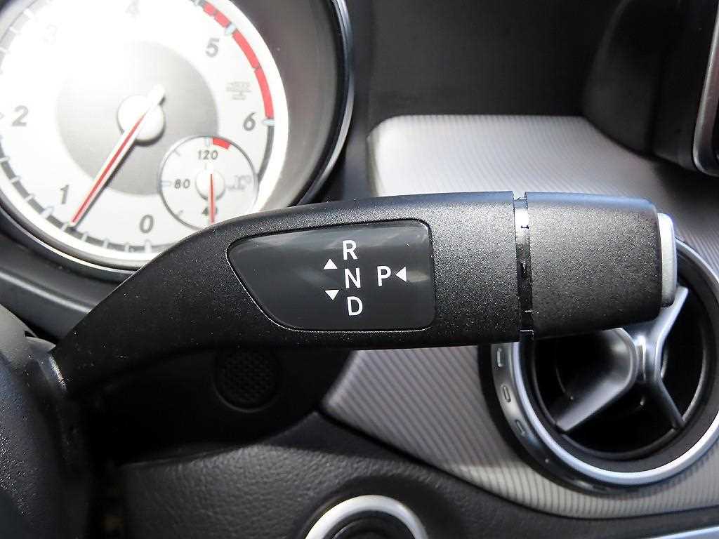 Mercedes Benz GLA Class - Vista 10