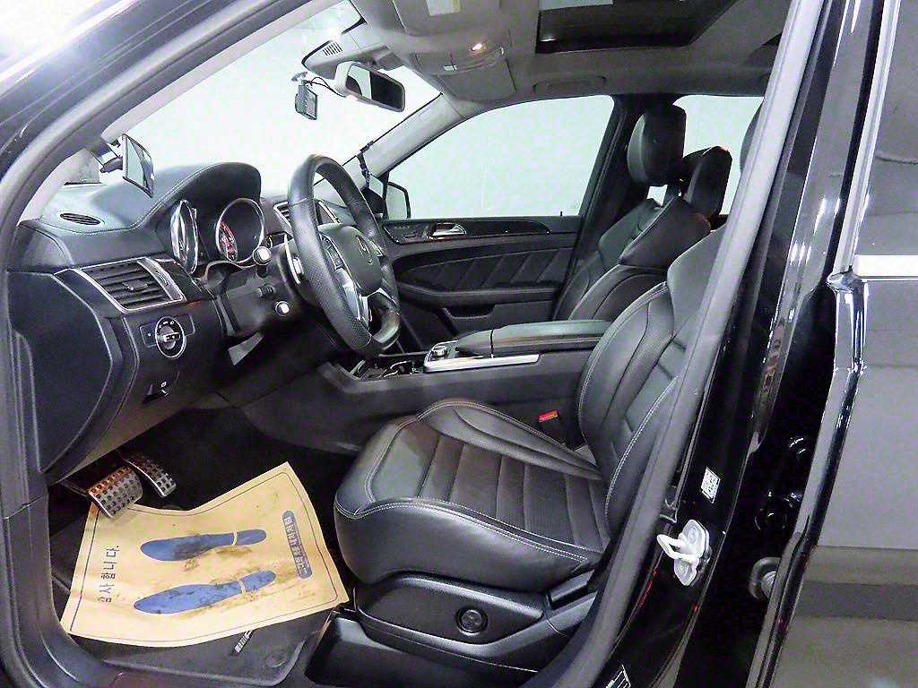 Mercedes Benz M Class - Vista 5