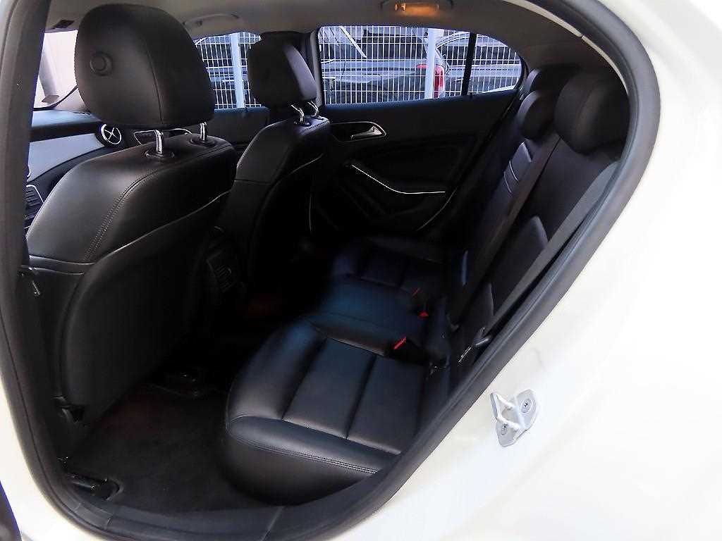 Mercedes Benz GLA Class - Vista 6