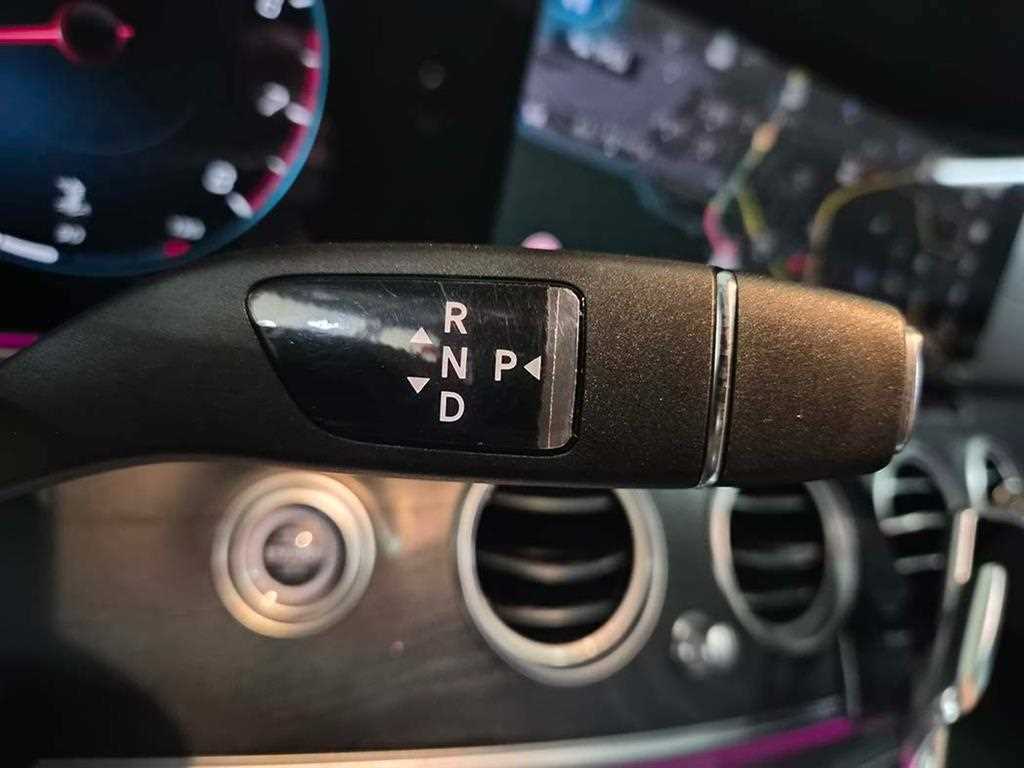 Mercedes Benz E class - Vista 10